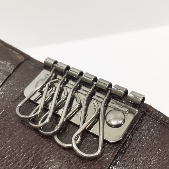 Gucci brown distressed monogram canvas and leather key wallet - Picture 9 of 12